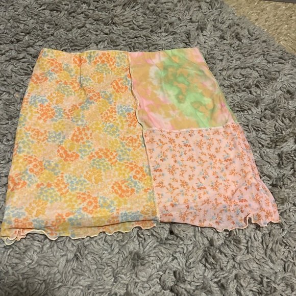 Cute mini skirt - Picture 3 of 3